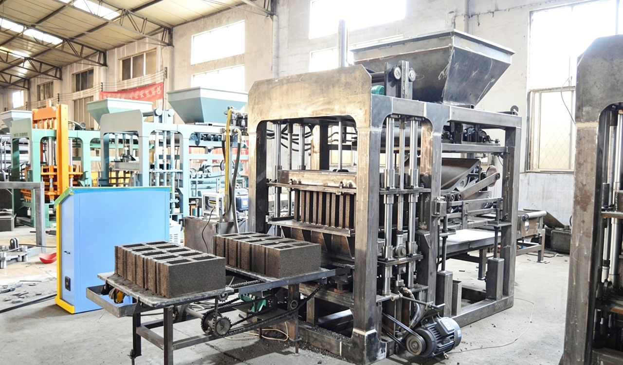 QTY4-15 brick machine