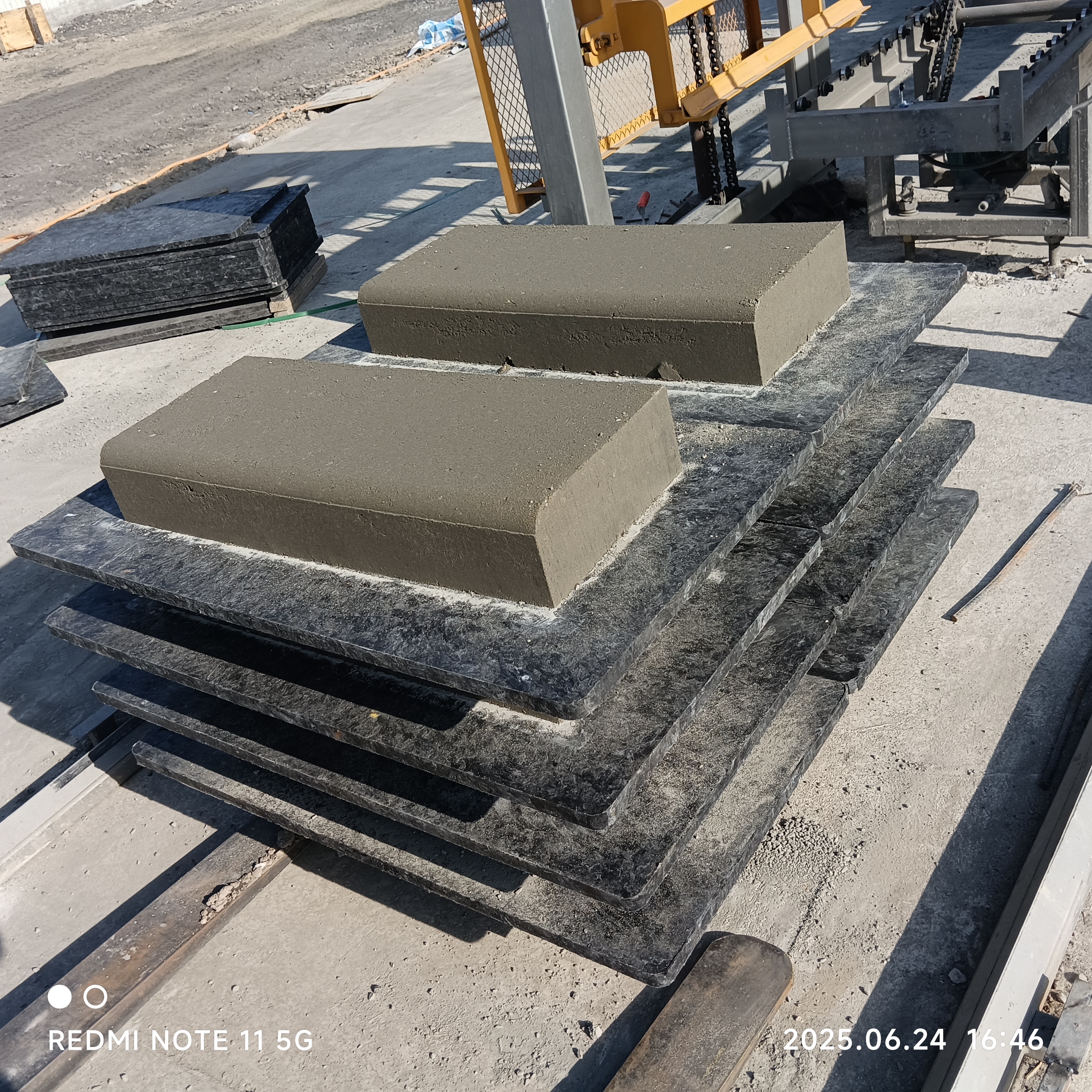 Kazakhstan QTY 4-15 Kazakhstan 4-15 Fully automatic block forming machine