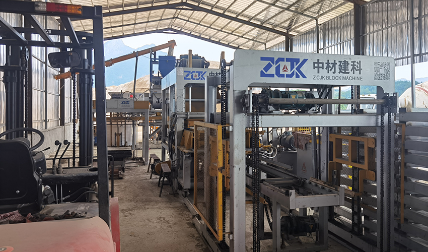concrete block machine.jpg