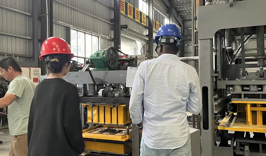QTJ4-40 block machine.jpg