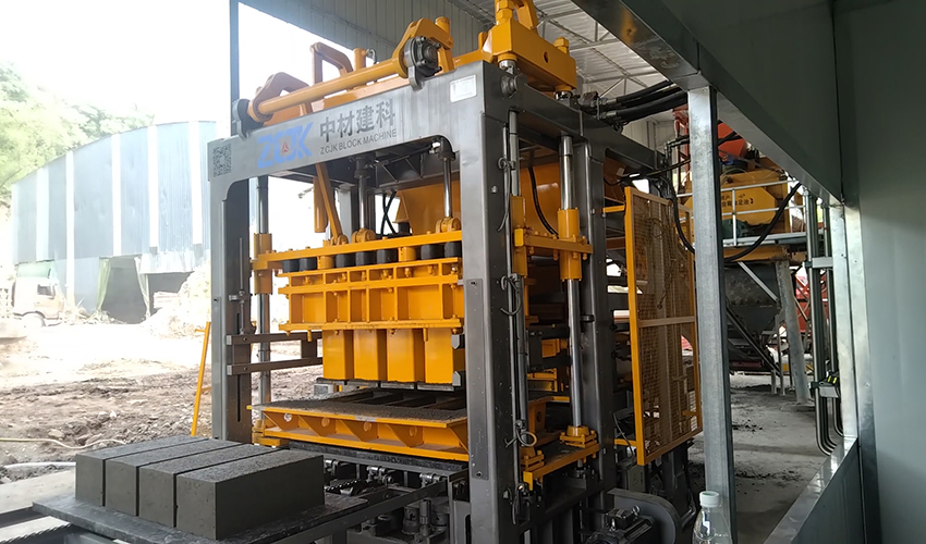 concrete block making machine.jpg