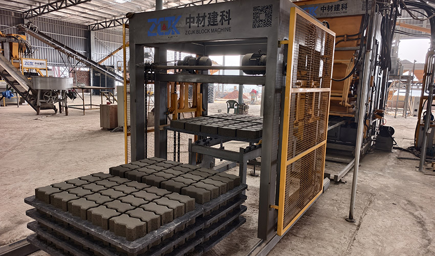 QTY12-15 block machine.jpg
