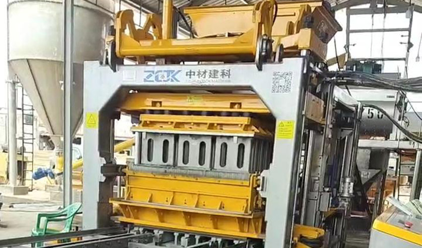 hollow block production line.jpg