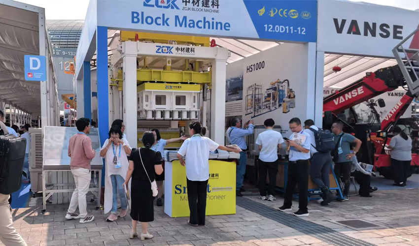 QTY4-15 brick Machine.jpg